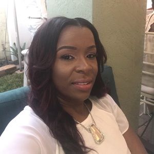 Meet your Posher, Claudette